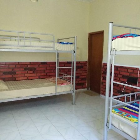Szabrian Hostel 丹帕沙 外观 照片