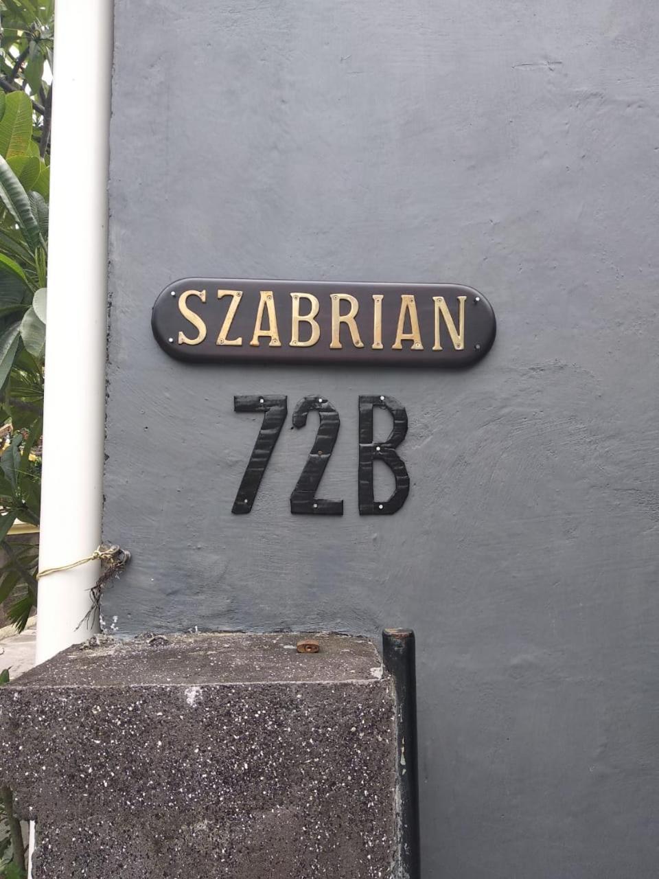 Szabrian Hostel 丹帕沙 外观 照片