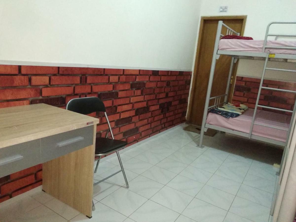 Szabrian Hostel 丹帕沙 外观 照片
