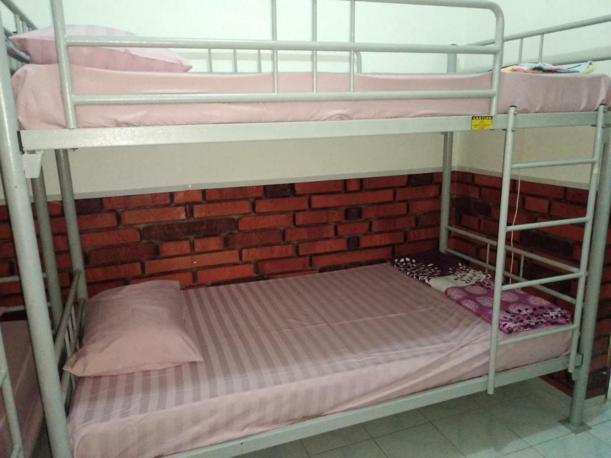 Szabrian Hostel 丹帕沙 外观 照片